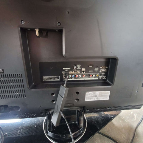 LG 37LC5DC 37-Inch LCD TV – 720p HD, HDMI, VGA, Component, No Remote